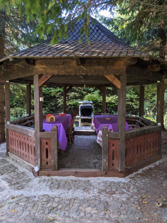 Cabana Serenade Sucevita Bagian luar foto