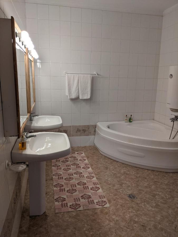 Cabana Serenade Sucevita Bagian luar foto